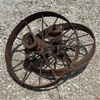 2 28in Rusted Steel Wheels