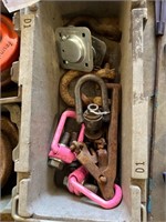 Group of 3 clevis and plate lifters