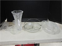COLLECTION OF COLLECTIBLE GLASSWARE