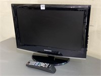 Sm. Samsung Flat Screen TV w/ Remote-In Working