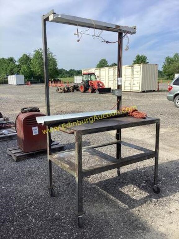 Heavy Duty work bench with light