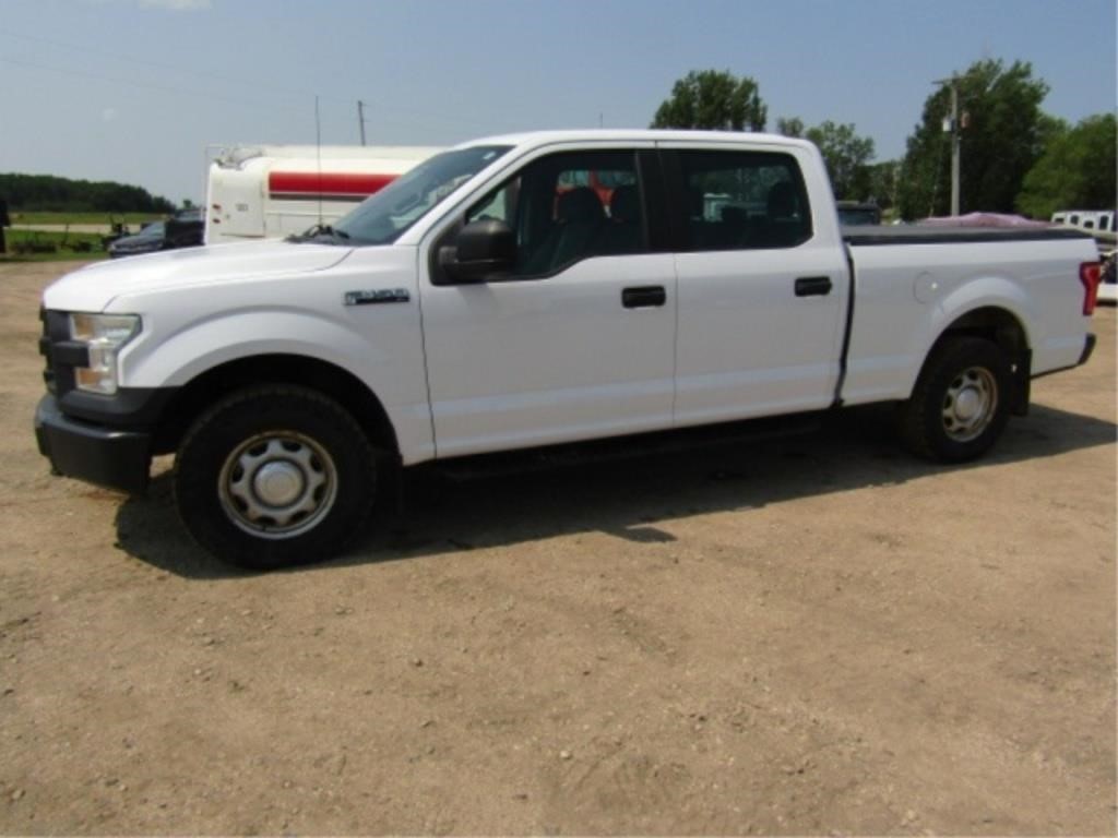 2015 Ford F-150 XL Crew Cab, 6.5ft. Box, 4x4, 5.0L