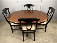 Expandable Wooden Dining Room Table w Chairs