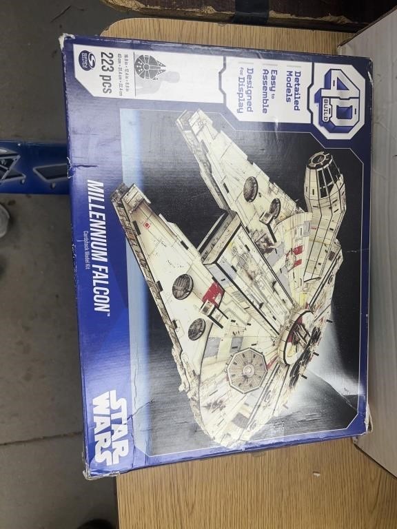 Star Wars millennium falcon card stock, model kit