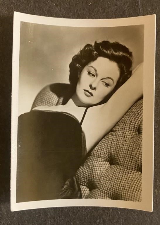 SUSAN HAYWARD: Antique Tobacco Card (1951)