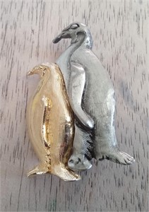 Vintage Gold/Silver Tone Penguin Brooch. Signed