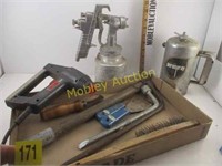 FLAT OF TOOLS AND AIR SPRAYER