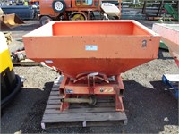 1998 Kuhn MDS 81 3-Point Spin Spreader