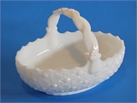 VTG WESTMORELAND PANELED GRAPE USA MILK GLASS