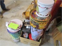 Lot of assorted tins,