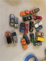 19 hot wheels cars , played with conditon
