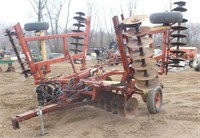 Krause 19FT Disc, Has Hydraulic Lift and Fold Out