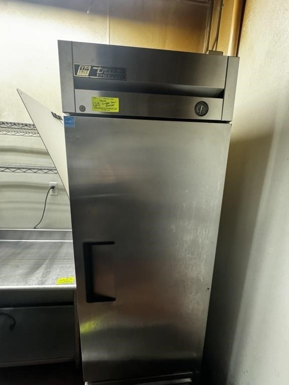 TRUE SINGLE DOOR FREEZER