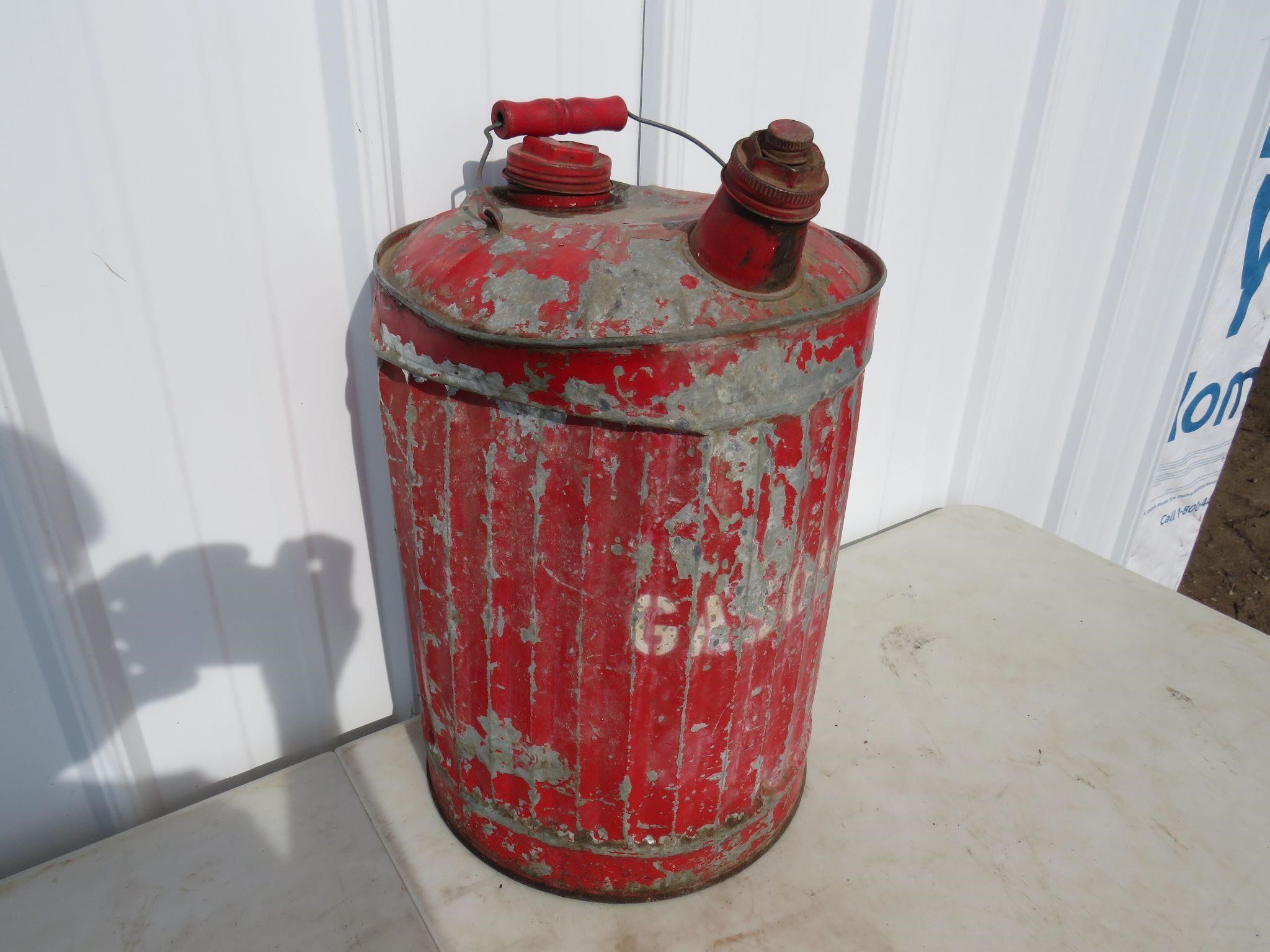 VINTAGE GAS CAN 5G