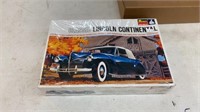 Classic Lincoln Continental 1:24 Model Set
