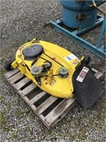 D John Deere mower deck 42" works (yellow)