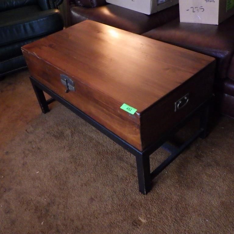 WOODEN TRUNK COFFEE TABLE (2 PCS.)  39 x 21 x 20