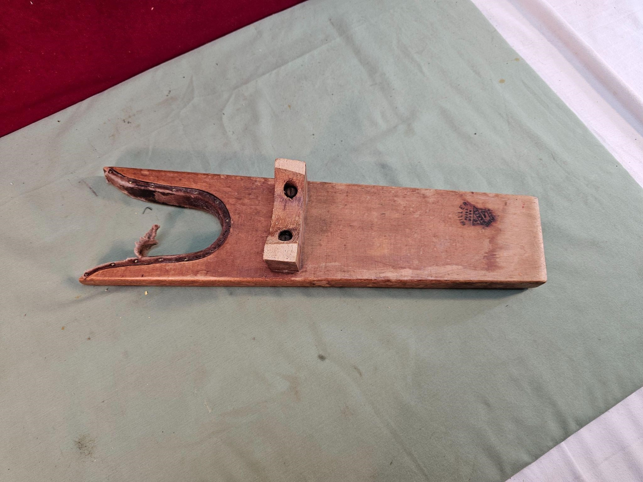 WOODEN BOOT JACK