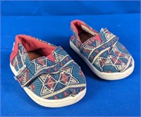 Sz 4 Toms Tribal Slip-on Shoes
