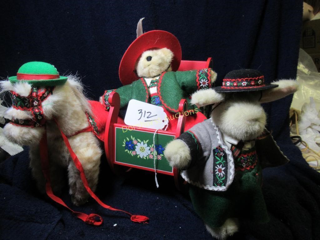 MUFFY VANDERBEAR 4-PIECE CHARACTERS W/ SLEIGH &