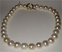17 Inch Gorgeous Matched Pearl Necklace