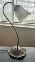 R - VINTAGE DESK LAMP (A15)