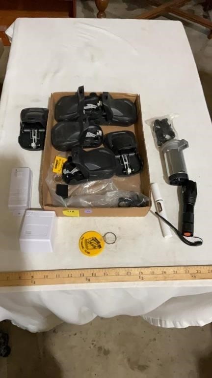 Mouse traps, flashlights ( untested),