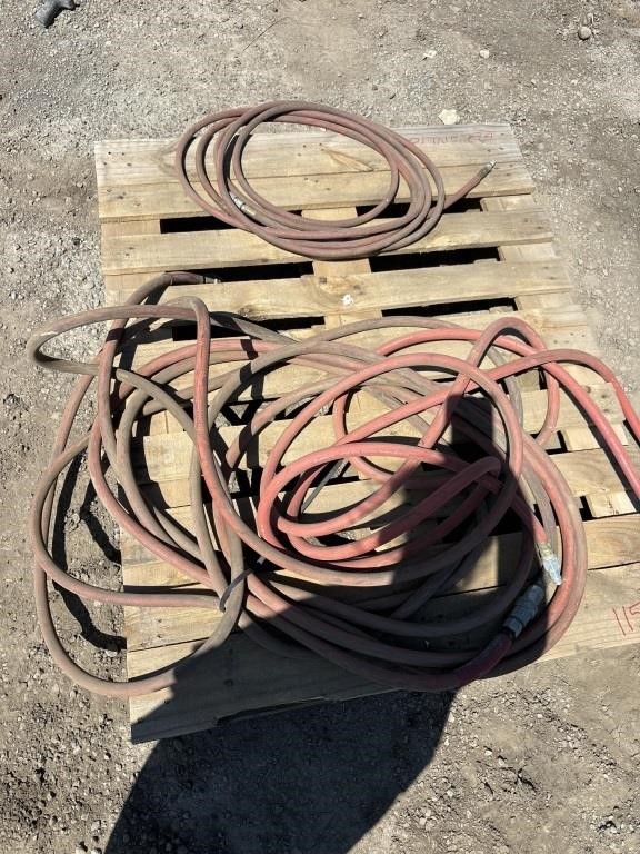 Pallet with 2 Air Hose