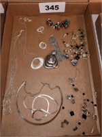 LOT COSTUME JEWELRY NECKLACES