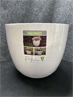 New, Lightweight 14” Citadel Planter in White