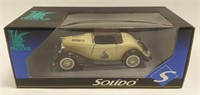 1/18 Scale Die-Cast Hersheys Roadster In Box