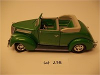 Road Legends 1937 Ford Convertible 1/18
