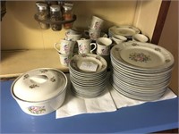 Set of tabletops unlimited dinnerware