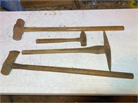 2 Hammers & 2 Axes