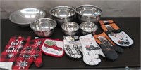 Box 6 Stainless Steel Mixing Bowls, Towel, Pot