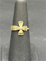 10kt Gold and Diamond Cross Ring Size 6
TW 1.3g