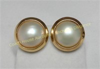 14K Gold mabe pearl earrings, Boucles d'oreilles