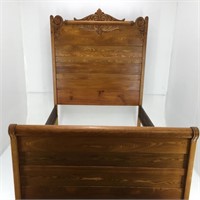 AWESOME VINTAGE OAK FULL SIZE BED