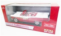 Die Cast Car: 1957 Ford Fairlane Skyliner 1:18