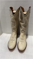 Size 13 B cowboy boot