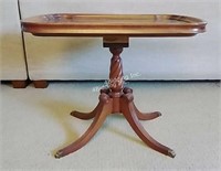 Pedestal Table w/ Claw Feet -Duncan Phyfe style-S