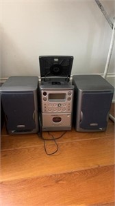 Small Phillips Magnavox stereo system with CD