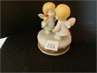 Vintage ArtMark Kissing Angels Music Box "I Saw