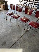 Lotta poor vintage 1950s kitchen chairs