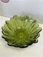 Beautiful 7" Indiana Glass Green Sunflower Bowl