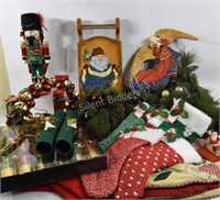 Christmas Tree Skirt, Stockings, Wreath, Crackers
