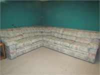 LARGE SECTIONAL WITH PULL OUT BED