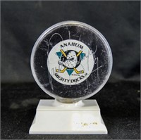 PAUL KARIYA Signed MIGHTY DUCKS ANAHEIM NHL PUCK