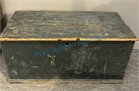 Primitive wood trunk with hand dovetail