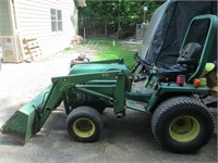 John Deere 755 Tractor w/loader